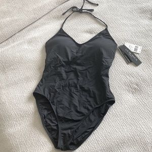 LA BLANCA Black one piece bathing suit